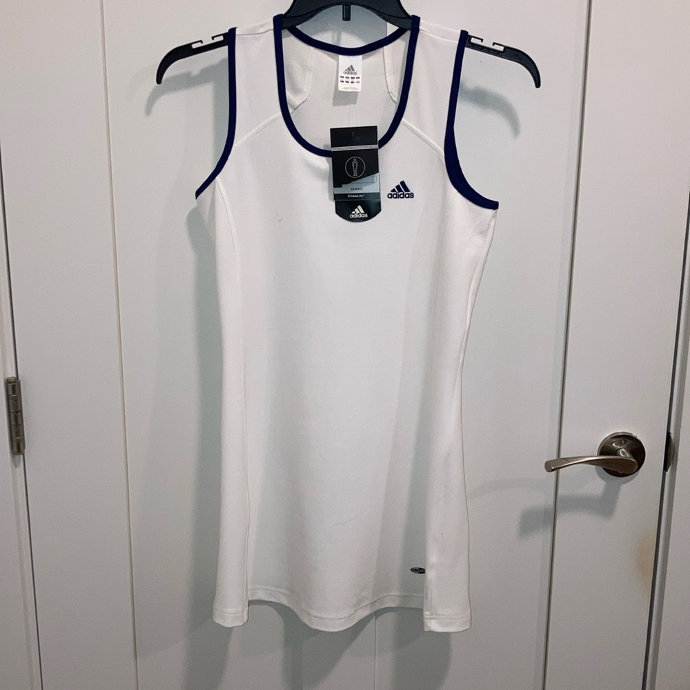 Activewear. Sport dress. Adidas.